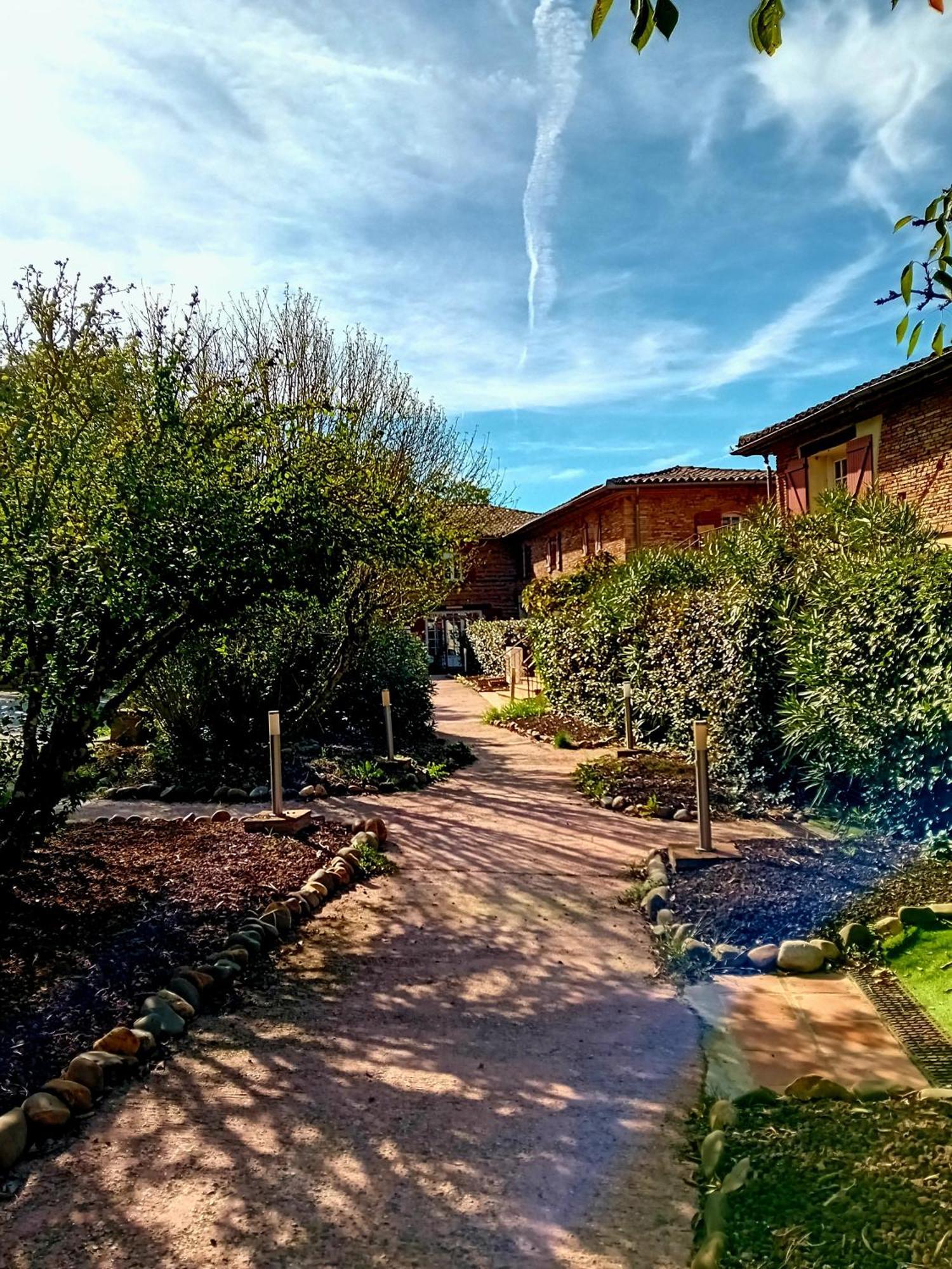 Bed and Breakfast Domaine de Peyrolade Daux Exterior foto